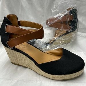 Comfortview Trixie black wedge sandals size 11M